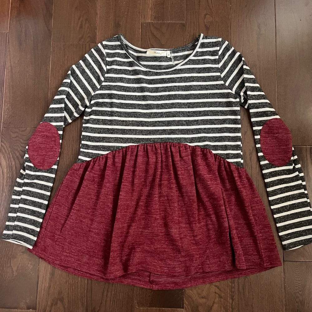 Andrée by Unit Long Sleeve Top – Grey & White Stripes with Burgundy Accents